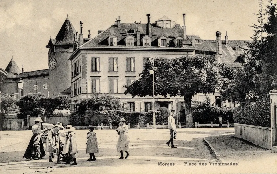 Morges, la place des Promenades, carte postale