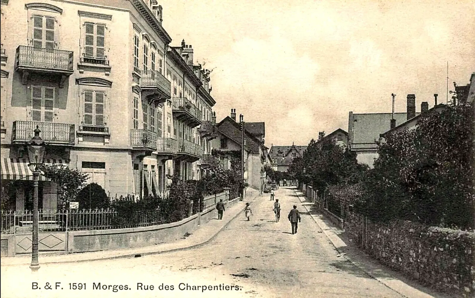 Morges, la rue des Charpentiers, carte postale Briquet & Fils